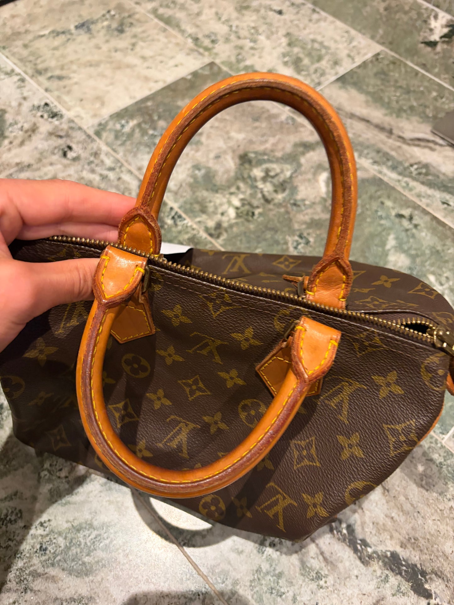 Louis Vuitton speedy 25