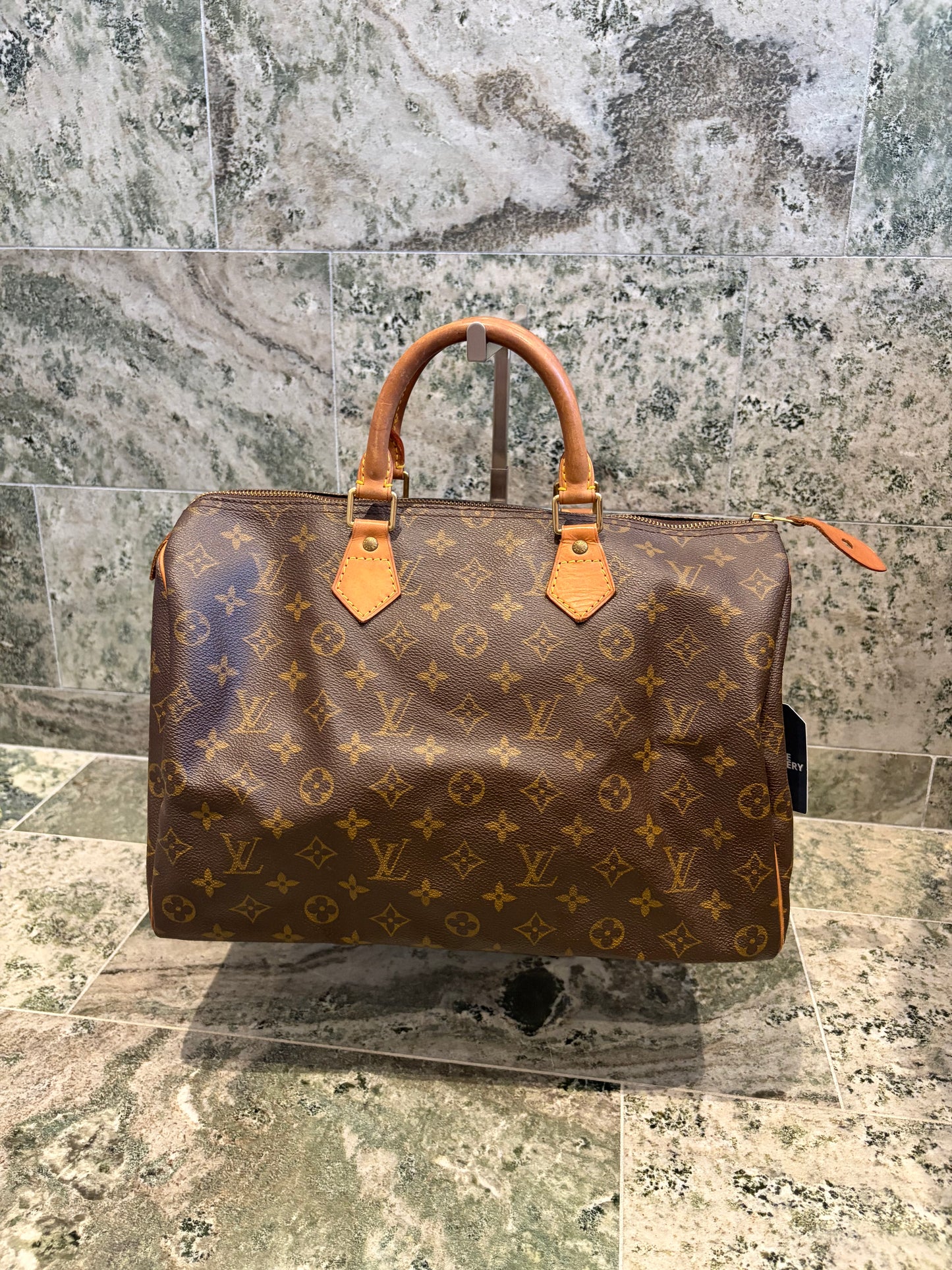 Louis Vuitton speedy 35