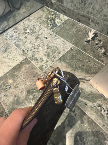 Louis Vuitton pochette accessories