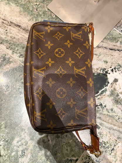 Louis Vuitton pochette accessories