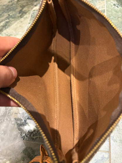 Louis Vuitton pochette accessories