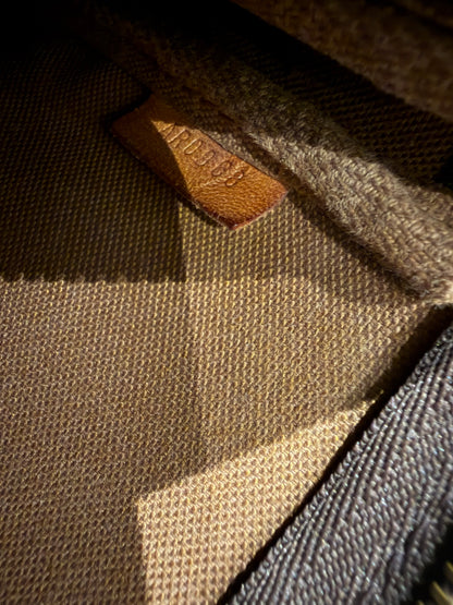 Louis Vuitton pochette accessories