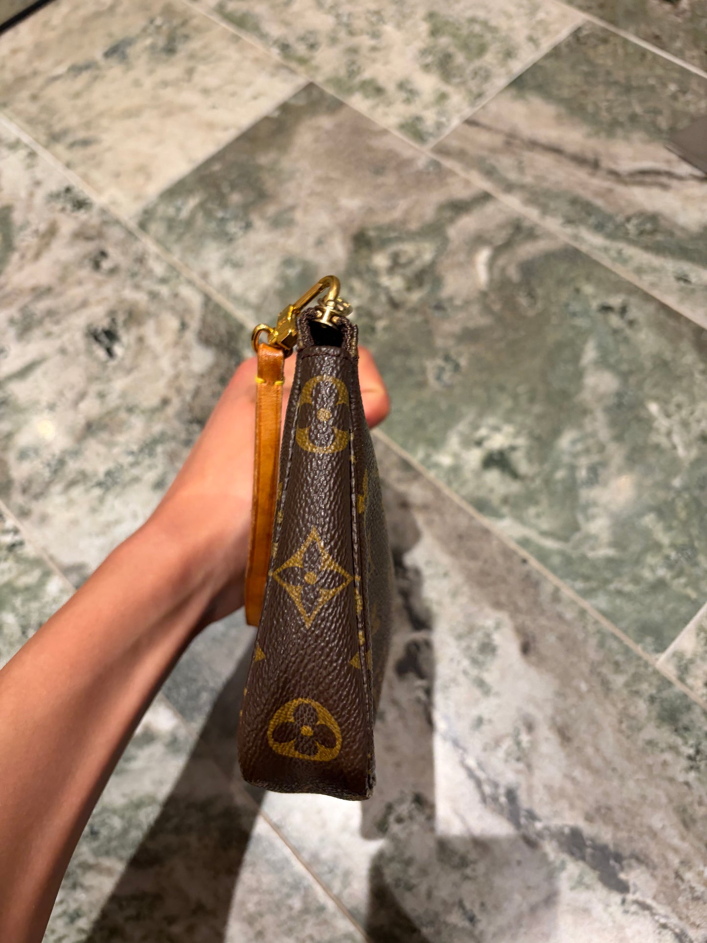 Louis Vuitton pochette accessories