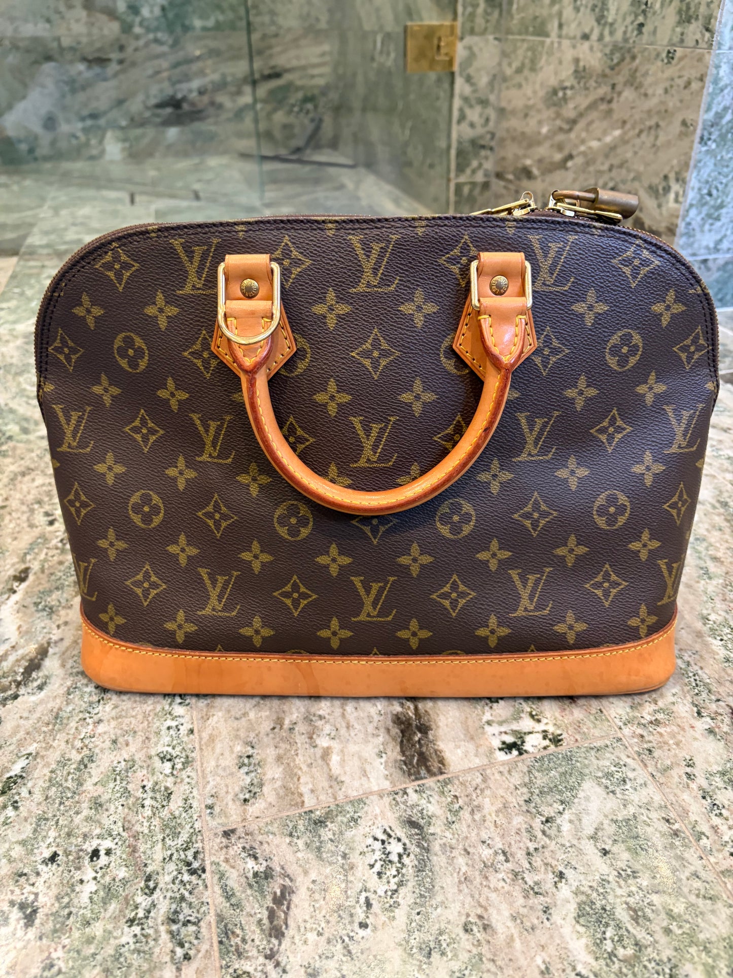 Louis Vuitton Alma PM