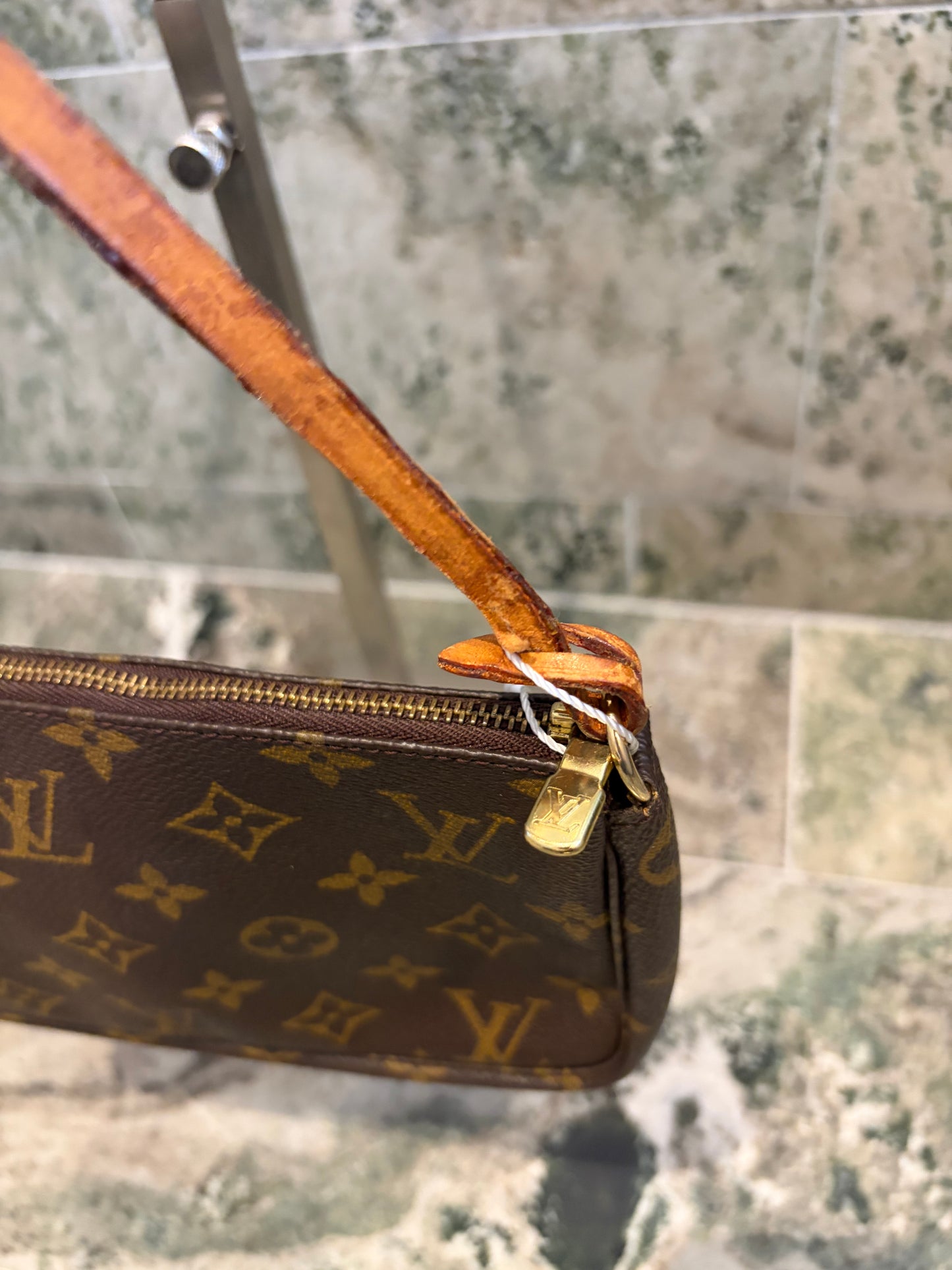 Louis Vuitton pochette accessories