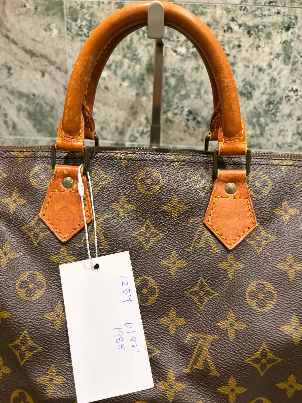 Louis Vuitton speedy 30