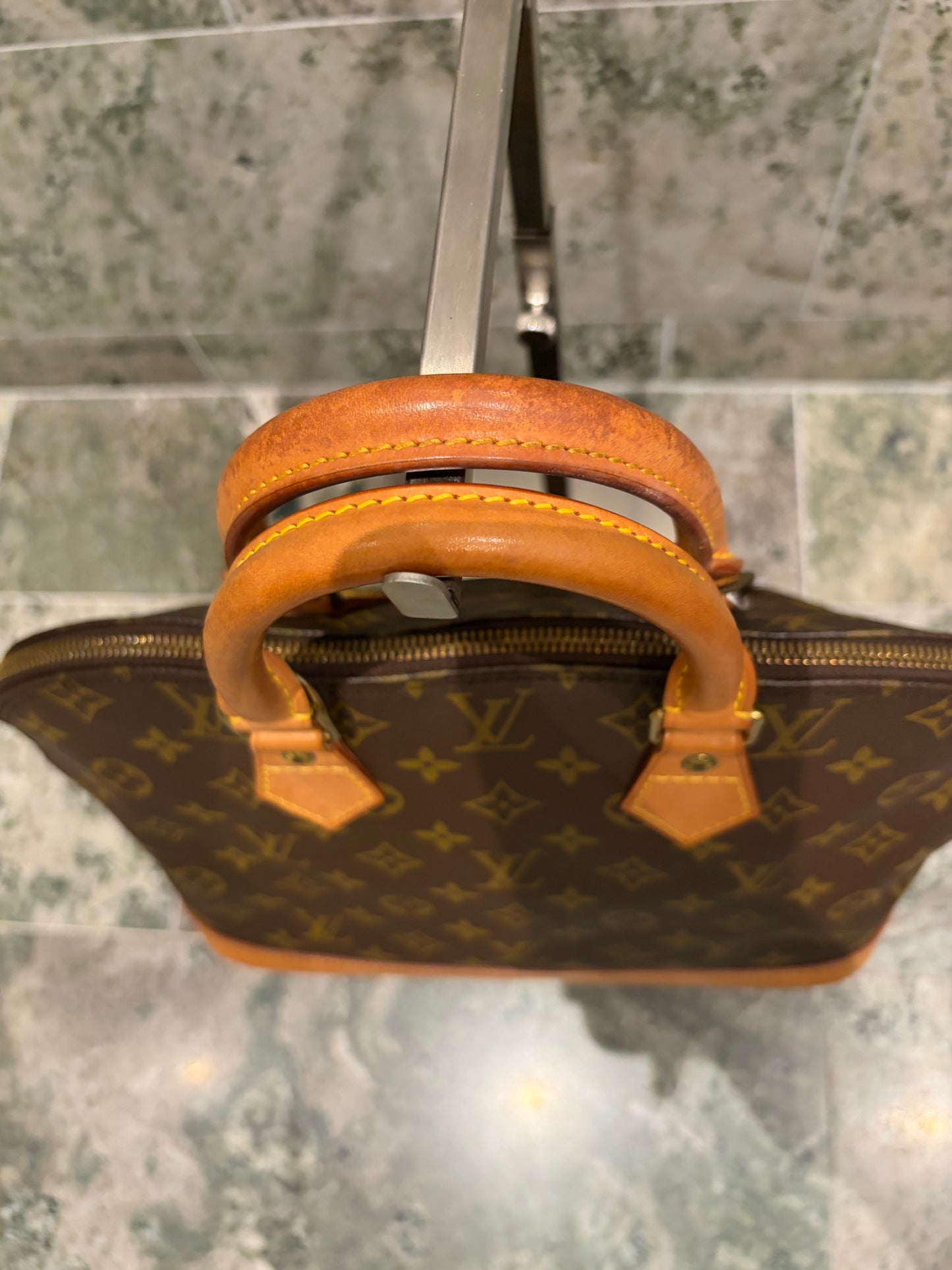 Louis Vuitton Alma PM