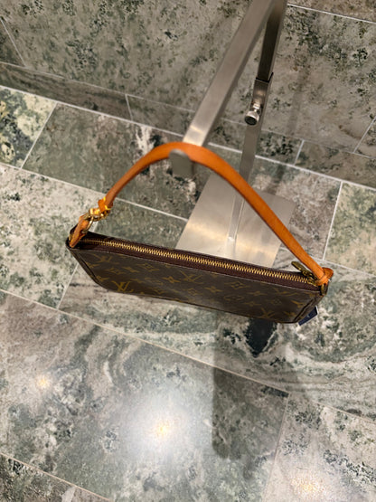Louis Vuitton pochette accessories