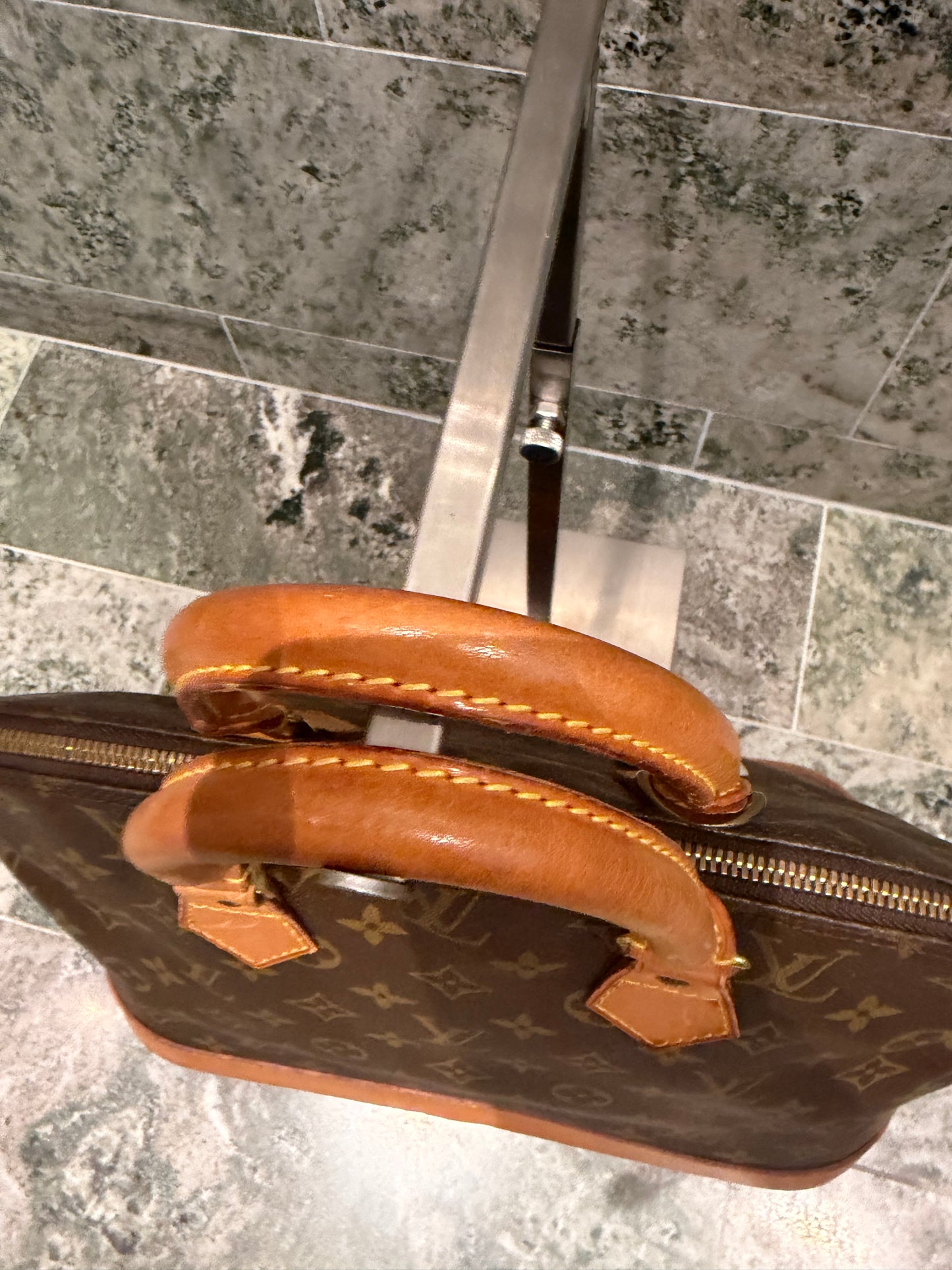 Louis Vuitton Alma PM