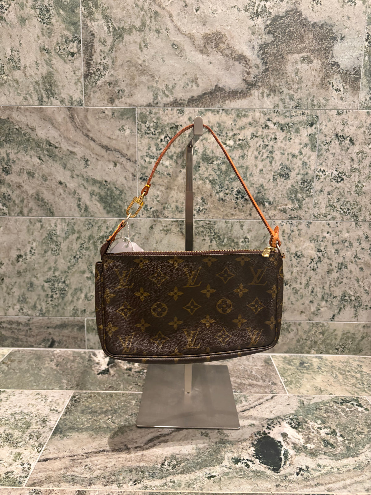 Louis Vuitton pochette accessories
