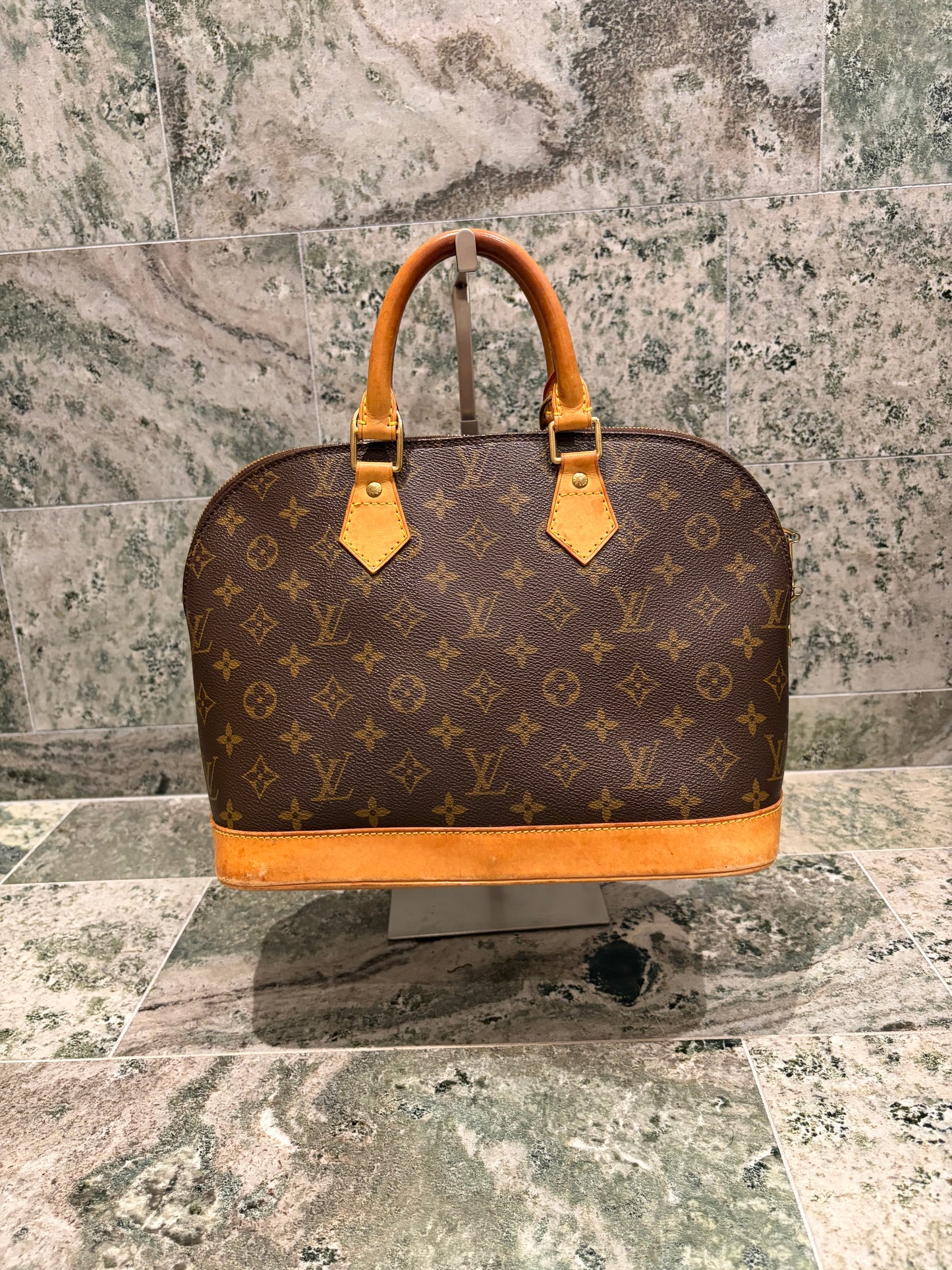 Louis Vuitton Alma PM