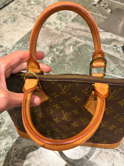 Louis Vuitton Alma PM