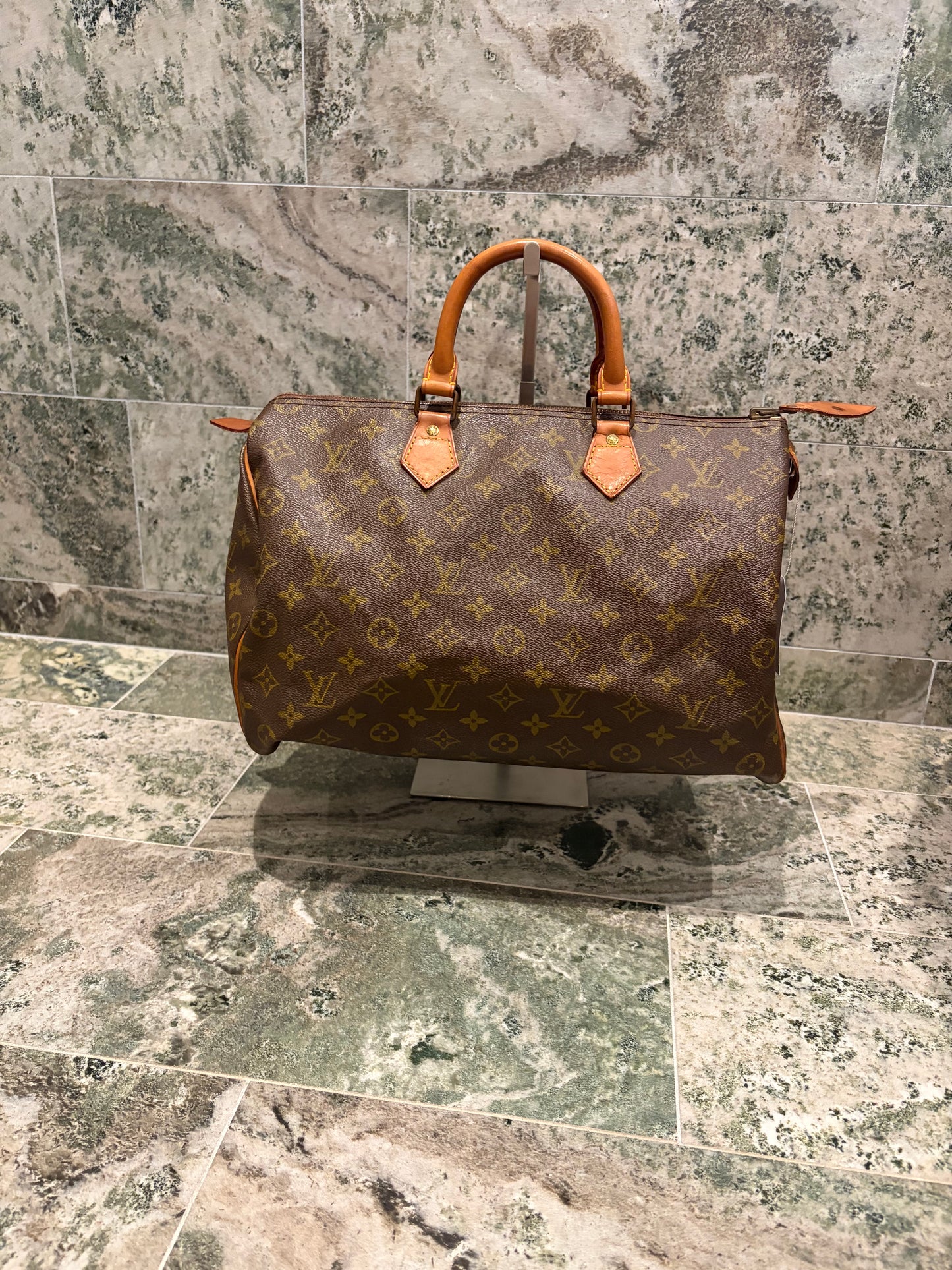 Louis Vuitton speedy 35