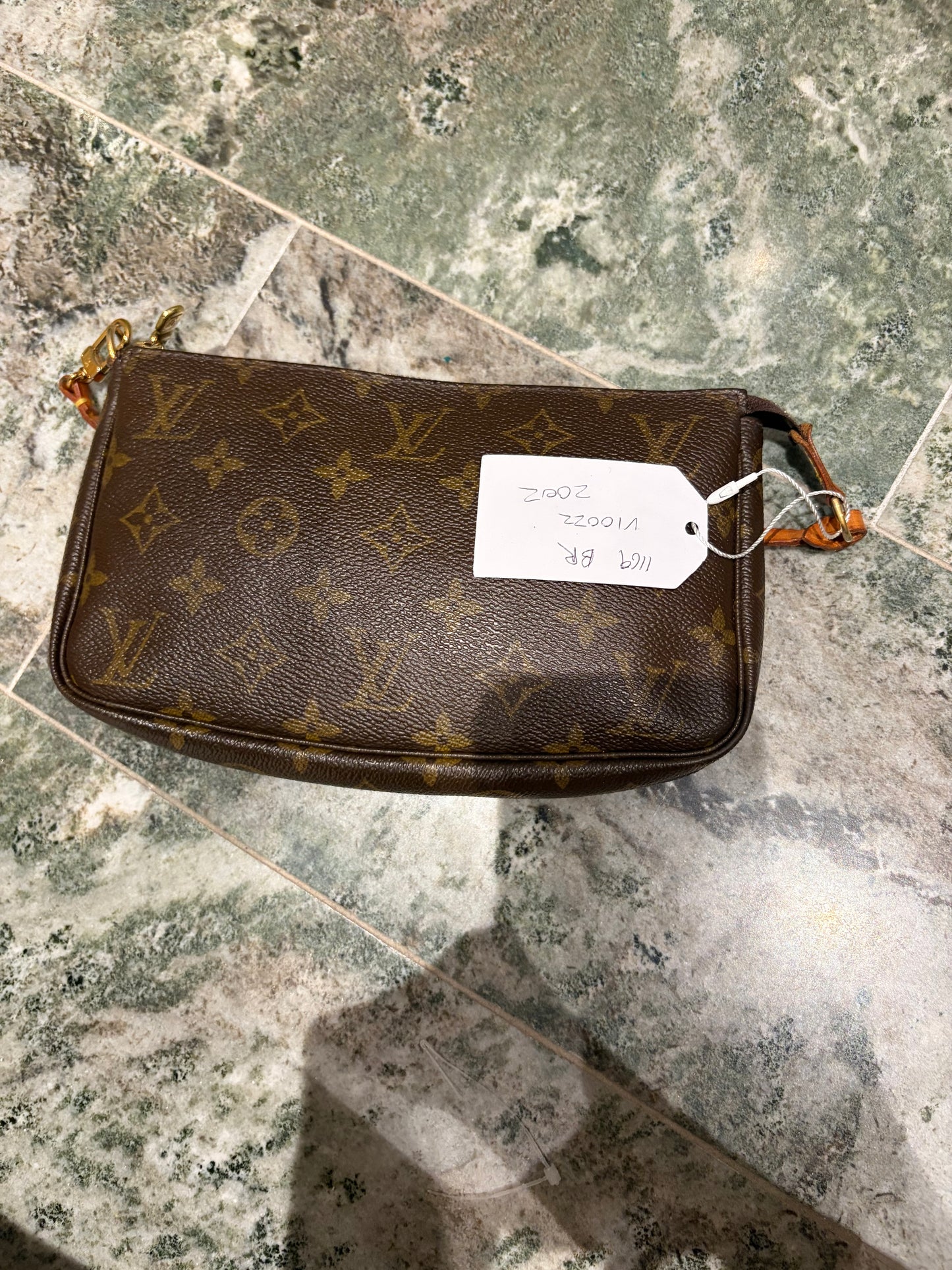 Louis Vuitton pochette accessories