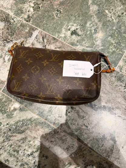 Louis Vuitton pochette accessories
