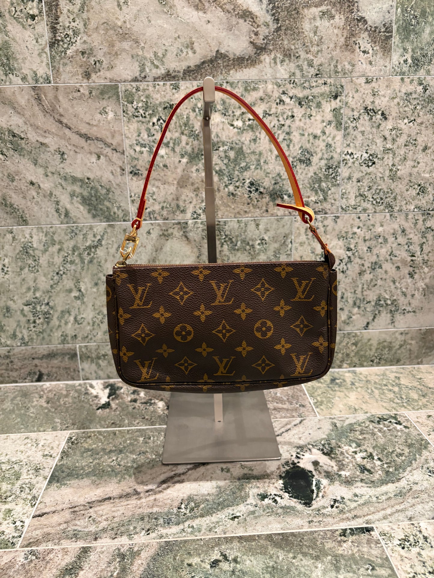 Louis Vuitton pochette accessories