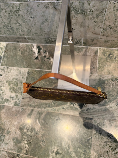 Louis Vuitton pochette accessories