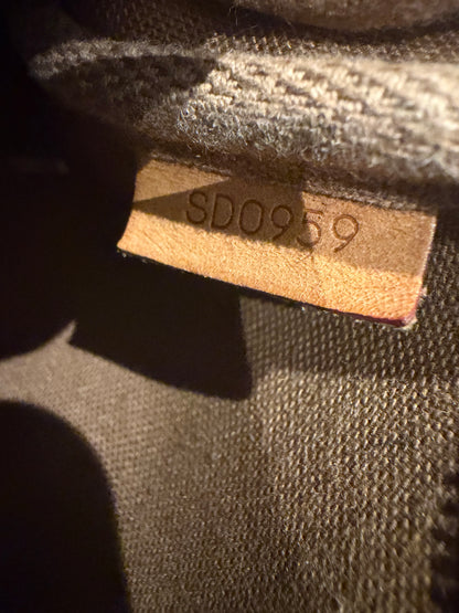 Louis Vuitton pochette accessories