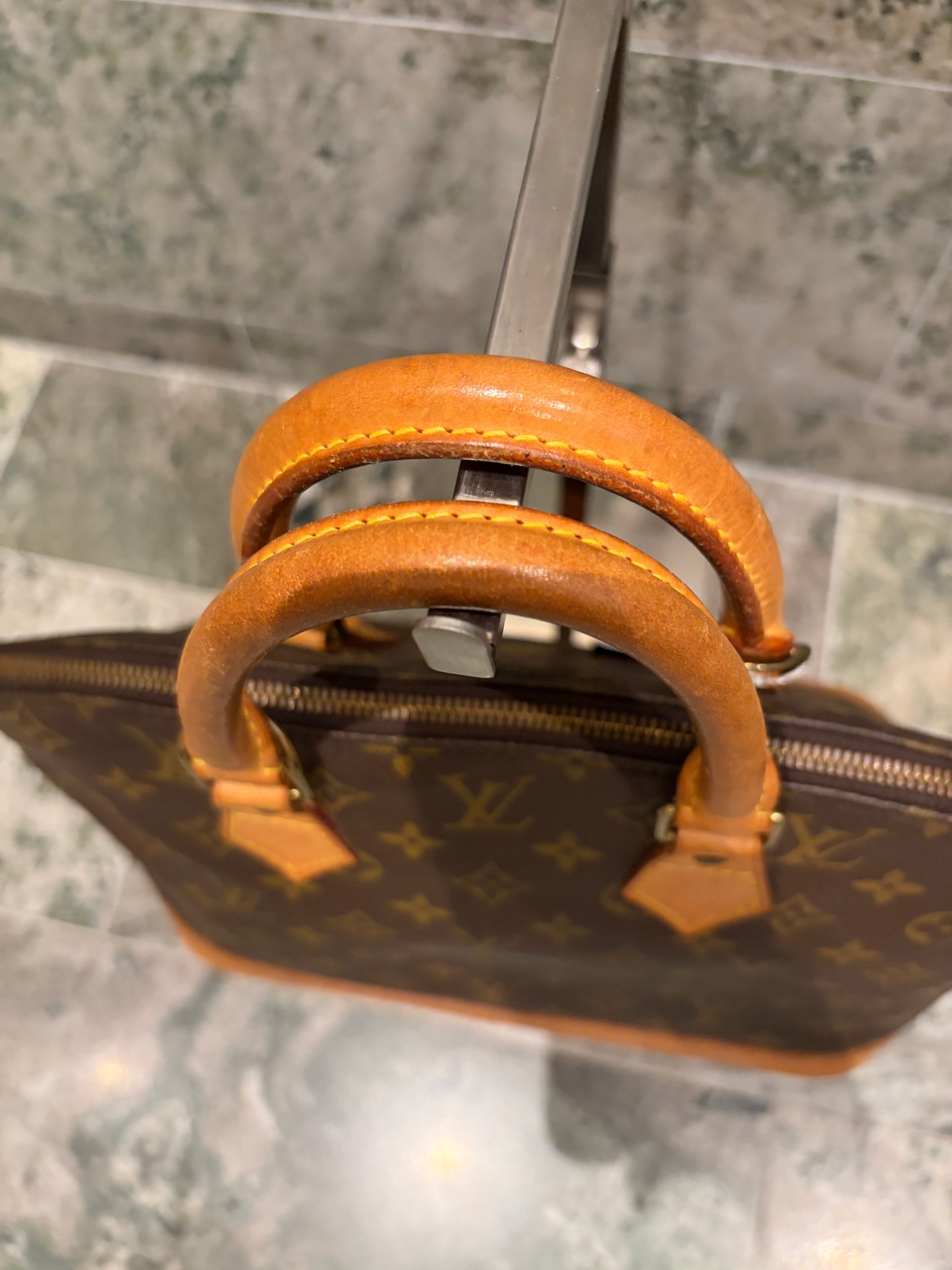 Louis Vuitton Alma PM