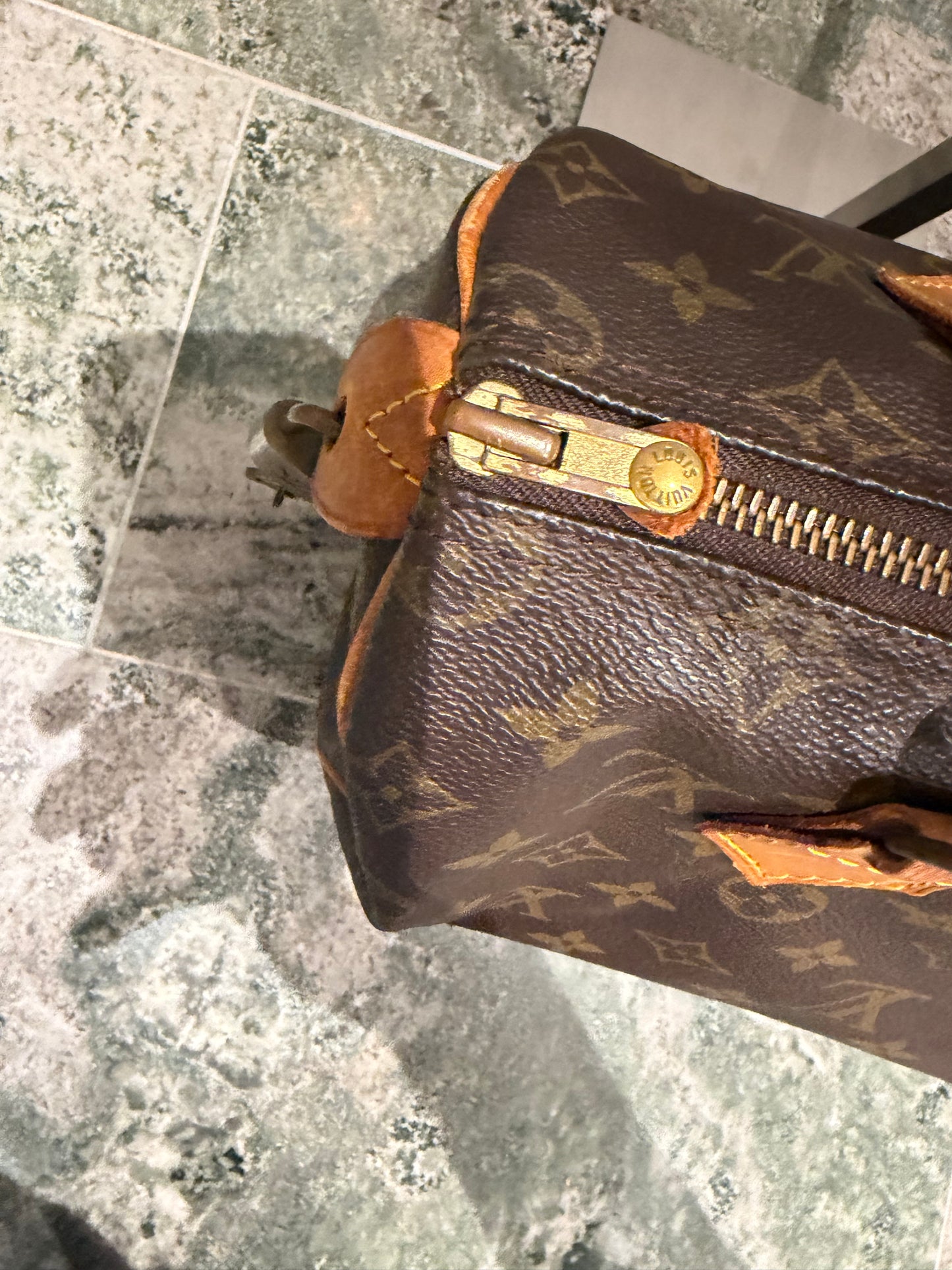 Louis Vuitton speedy 25