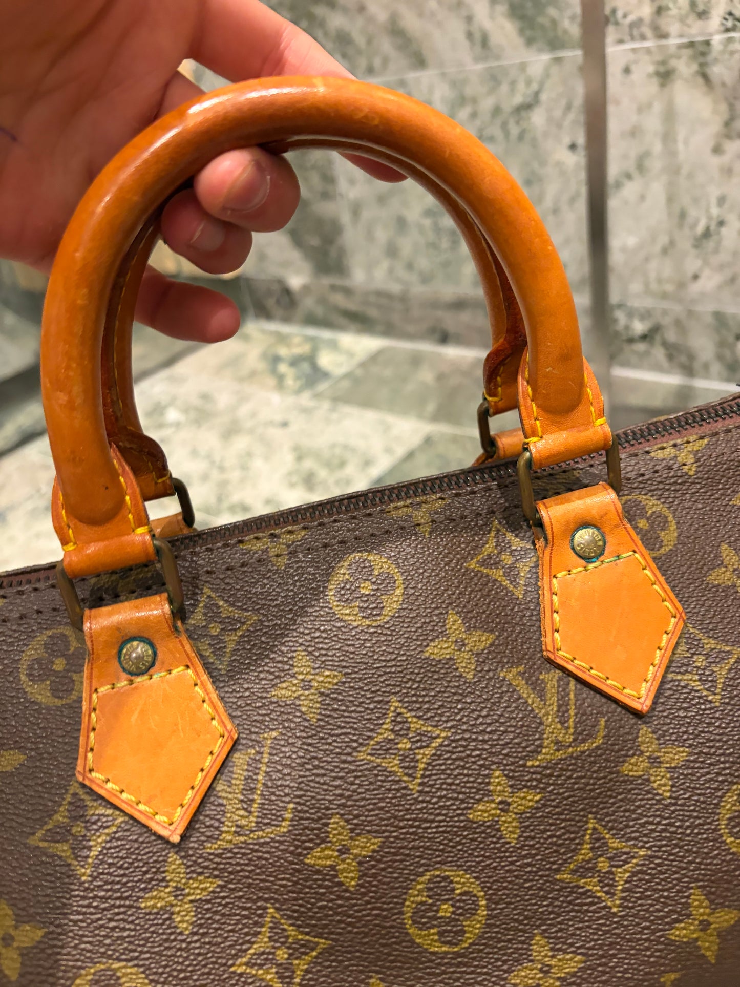 Louis Vuitton speedy 30
