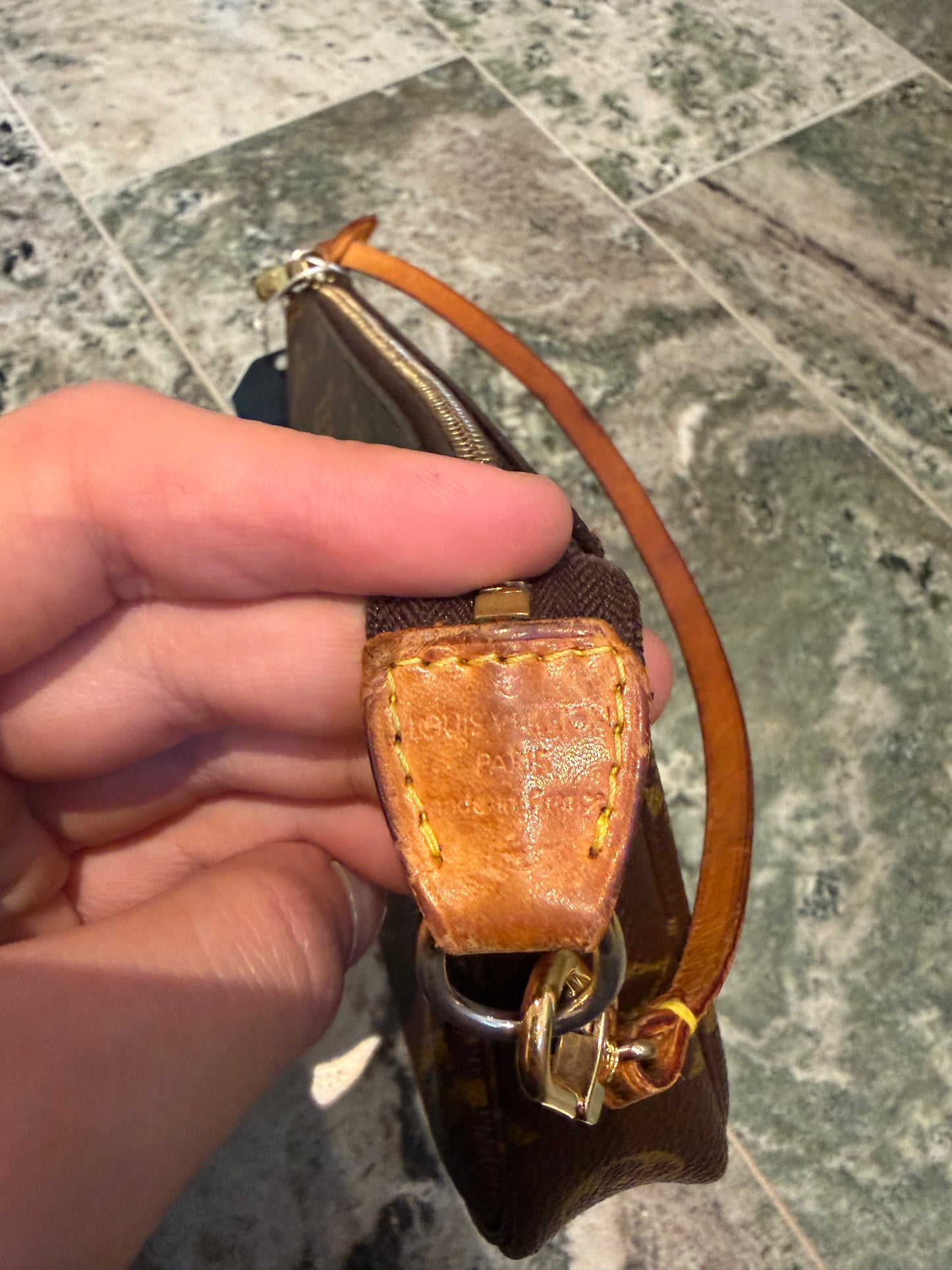 Louis Vuitton pochette accessories