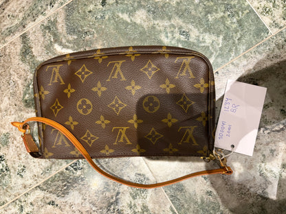 Louis Vuitton pochette accessories