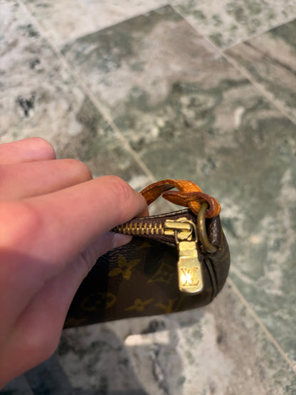 Louis Vuitton pochette accessories