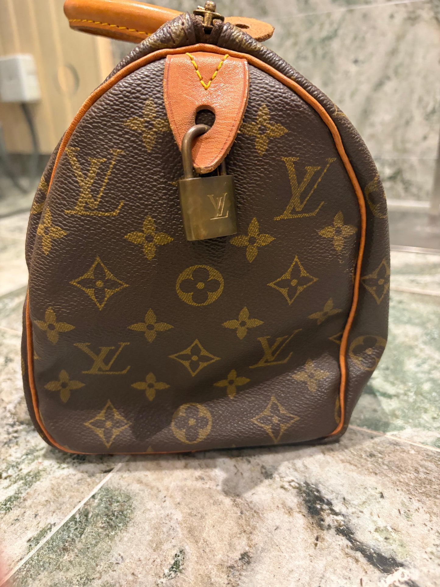 Louis Vuitton speedy 25