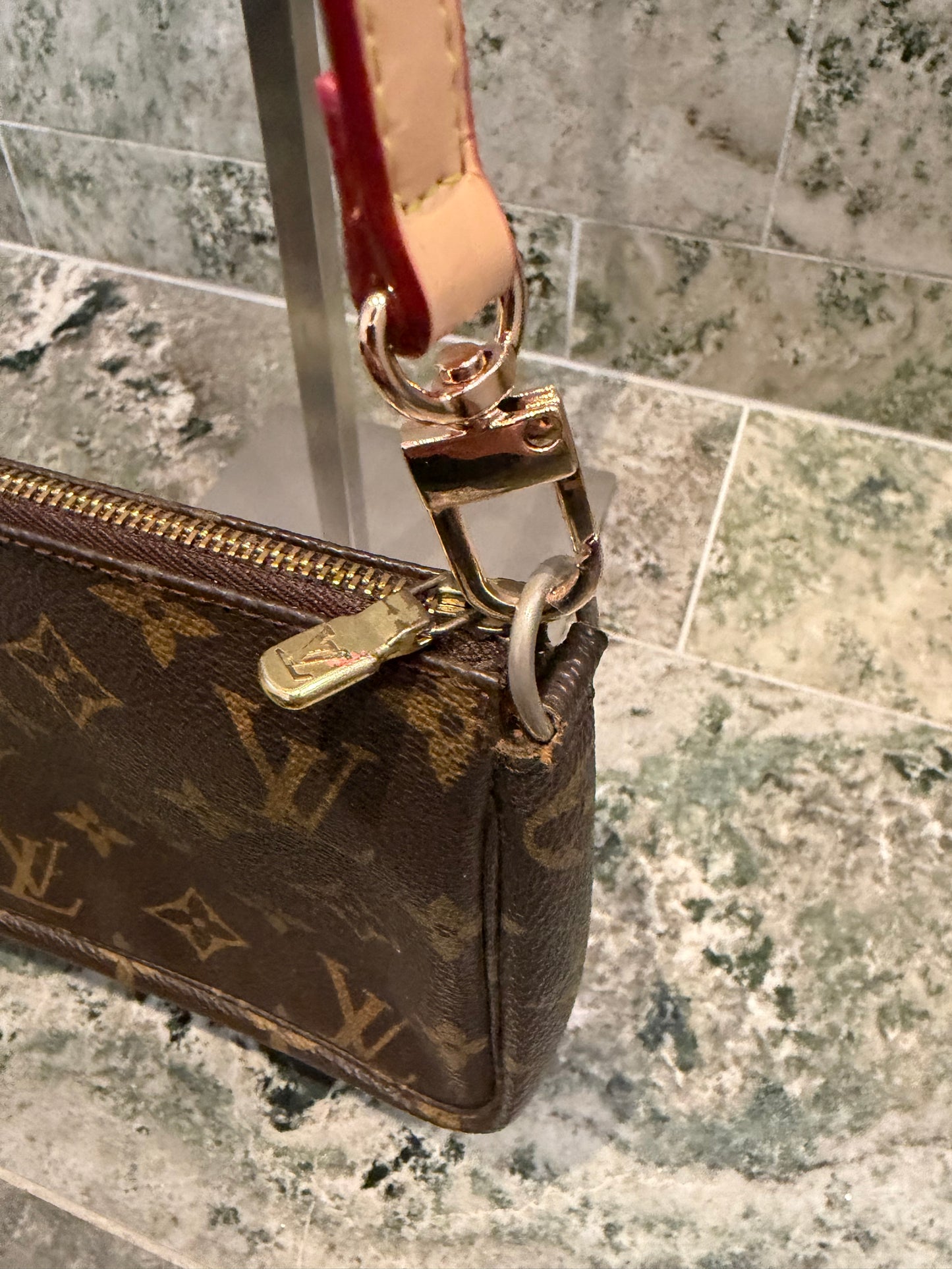 Louis Vuitton pochette accessories