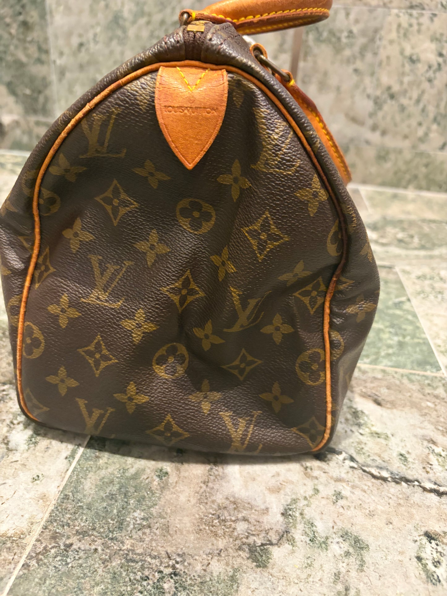 Louis Vuitton speedy 30
