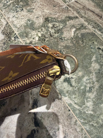 Louis Vuitton pochette accessories