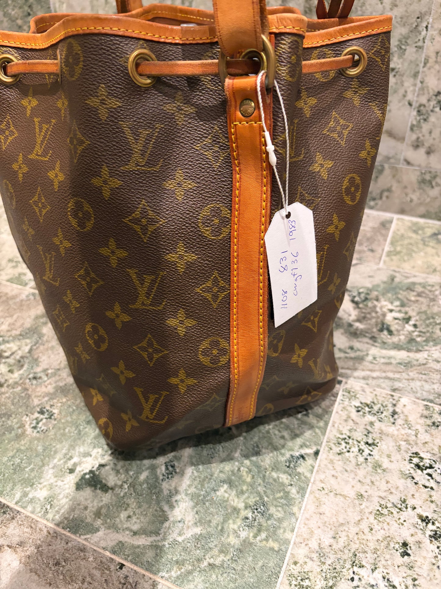 Louis Vuitton Noé pétite