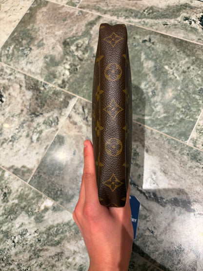 Louis Vuitton pochette accessories