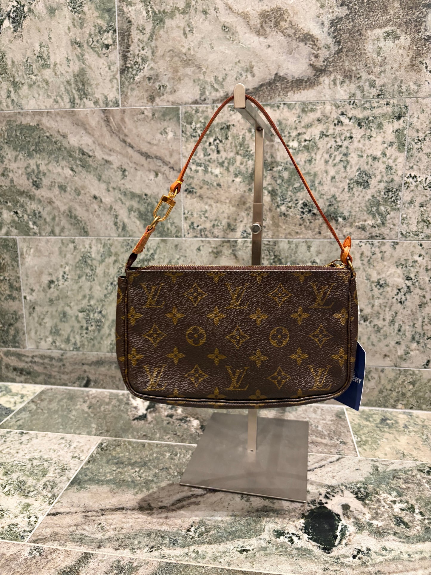Louis Vuitton pochette accessories