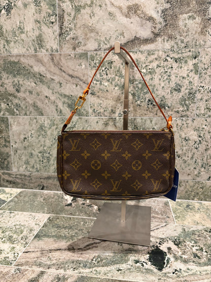 Louis Vuitton pochette accessories