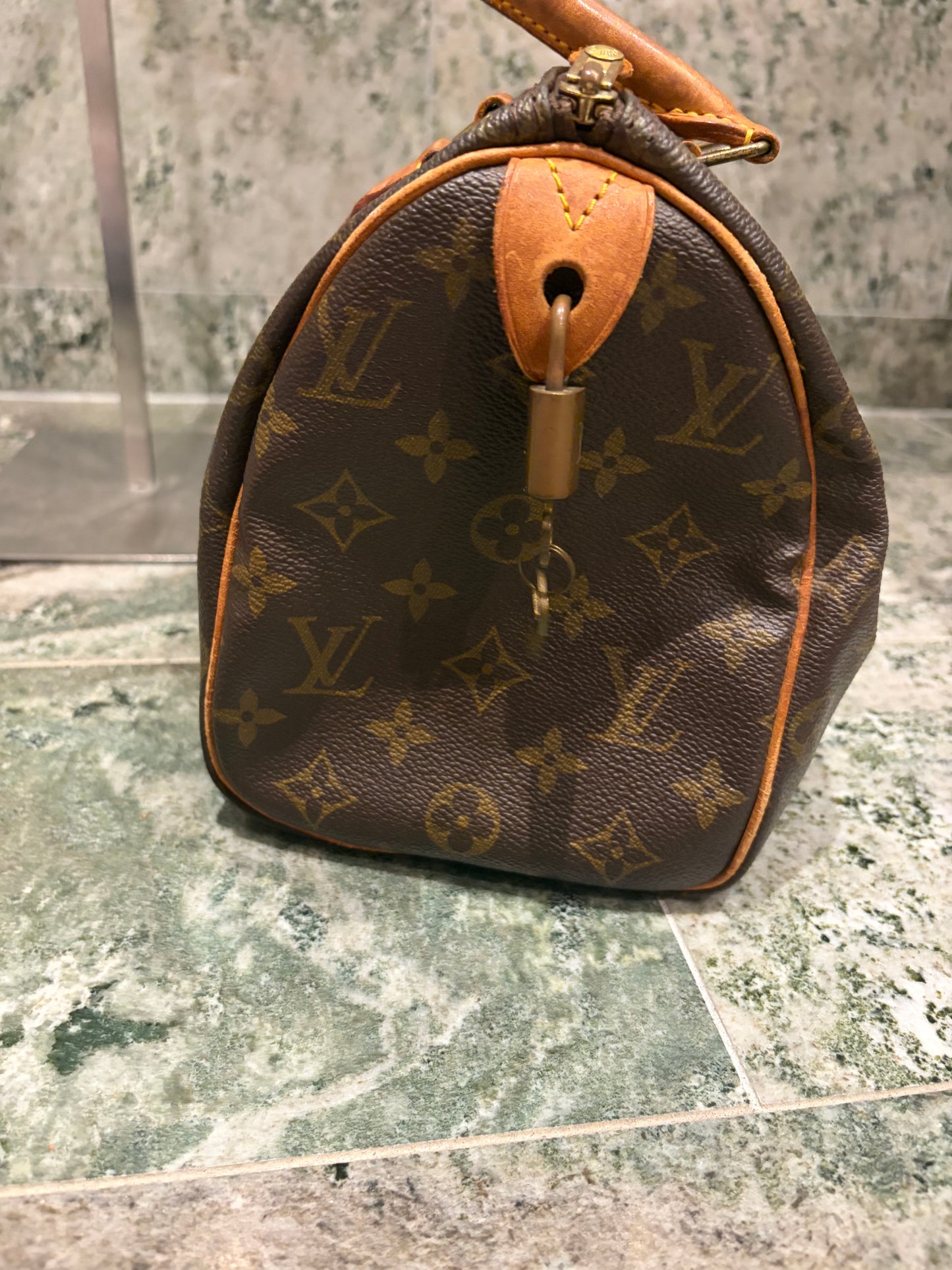 Louis Vuitton speedy 25