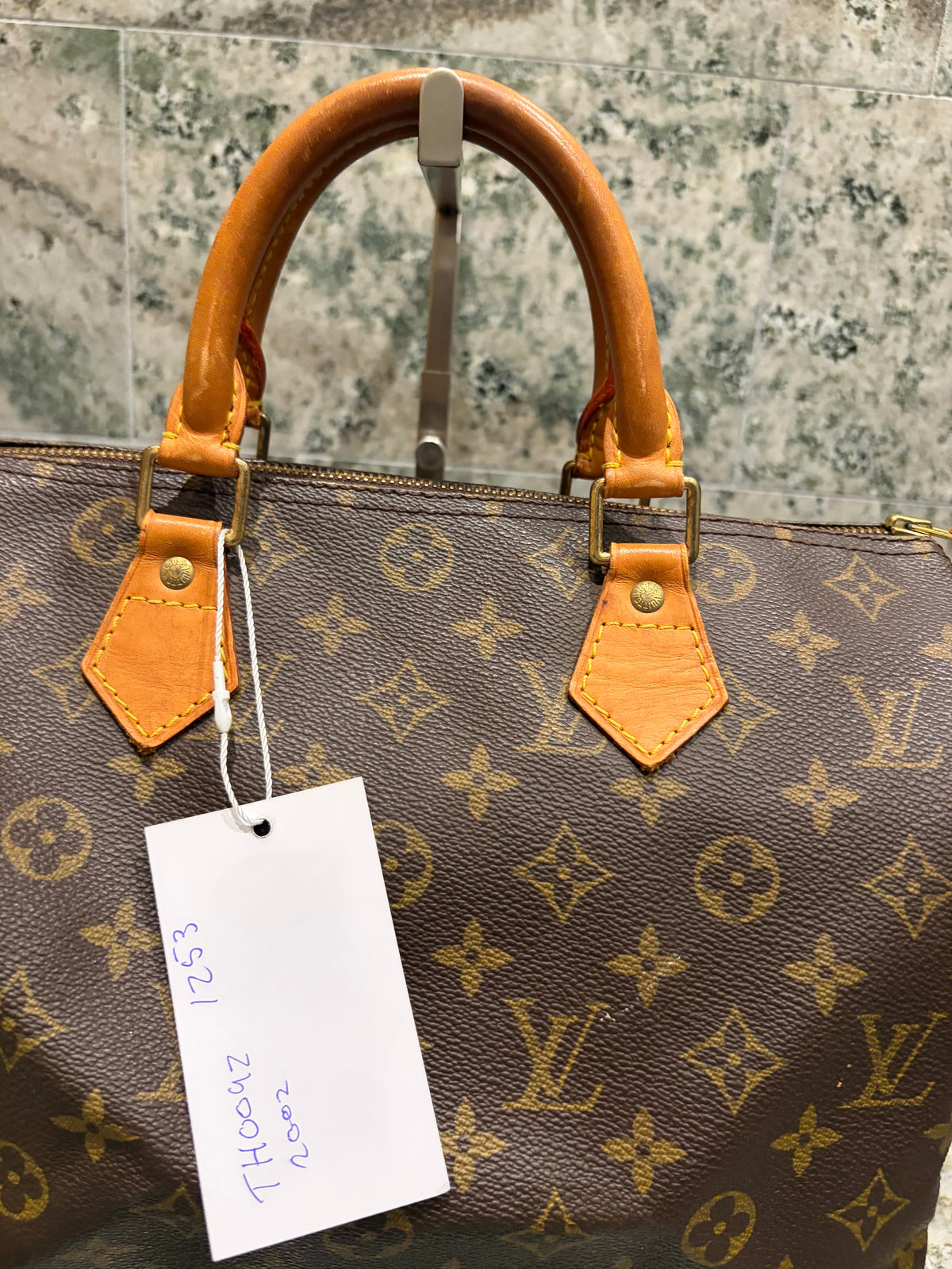 Louis Vuitton speedy 30