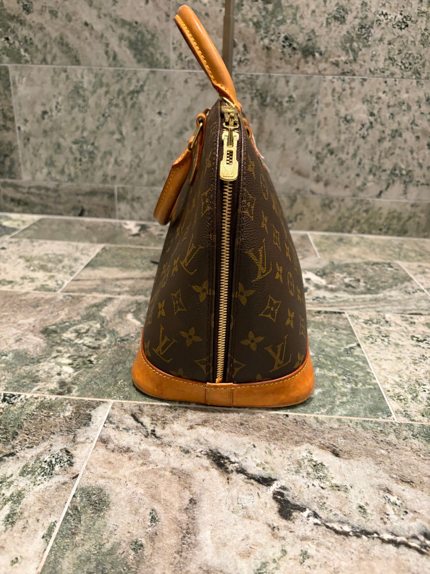 Louis Vuitton Alma PM
