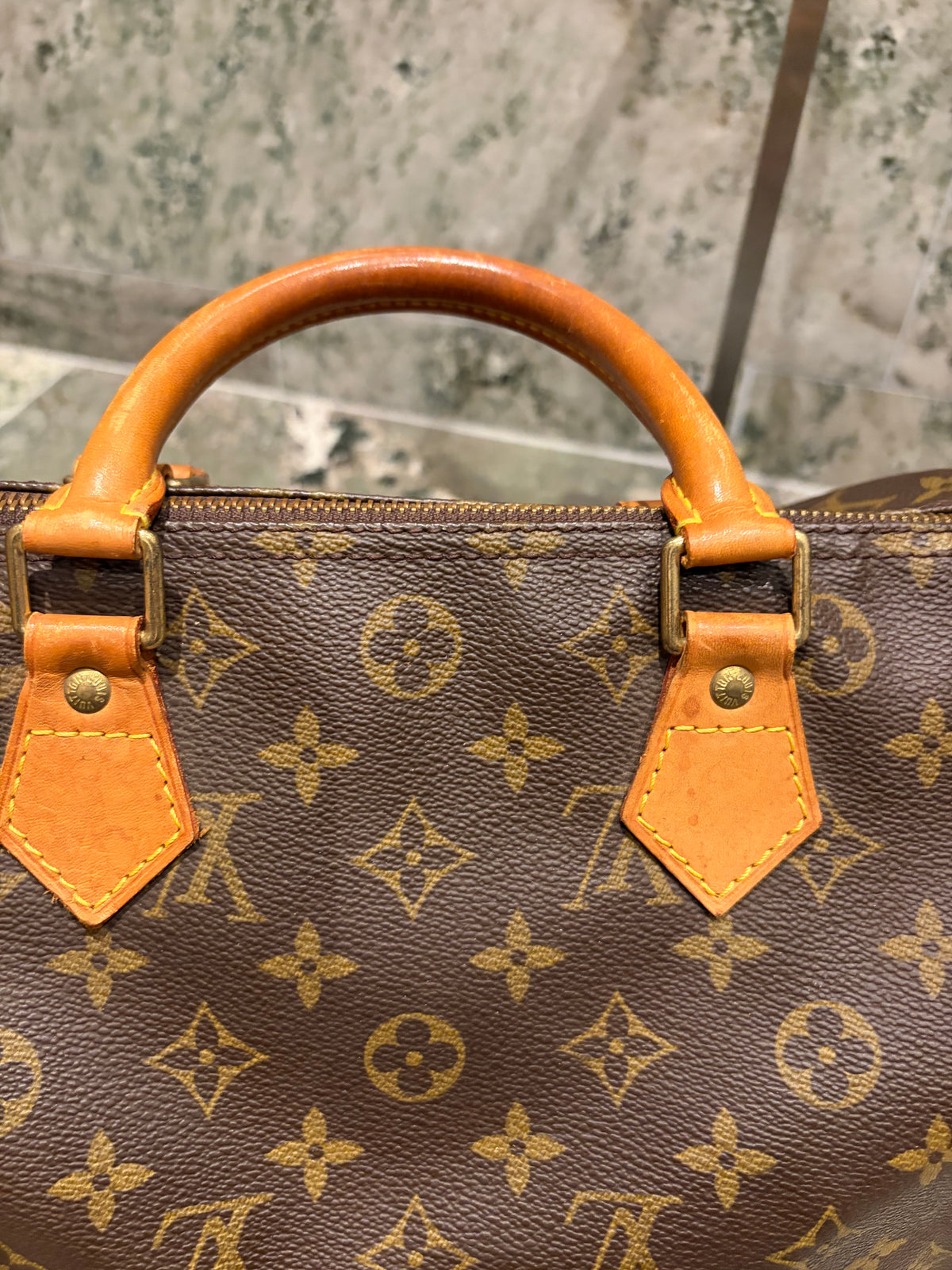 Louis Vuitton speedy 30