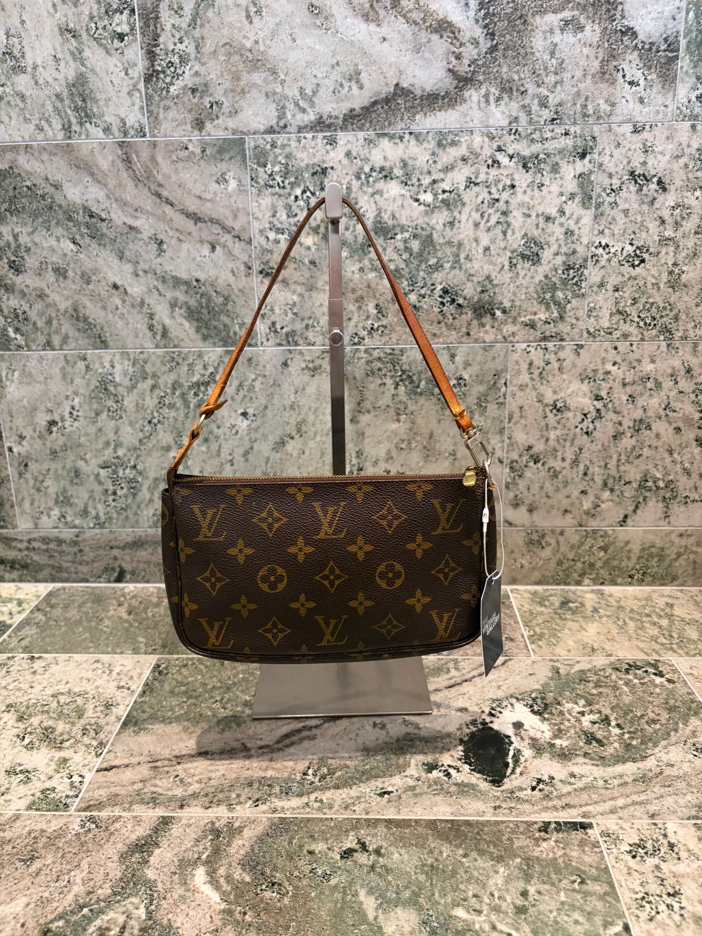 Louis Vuitton pochette accessories