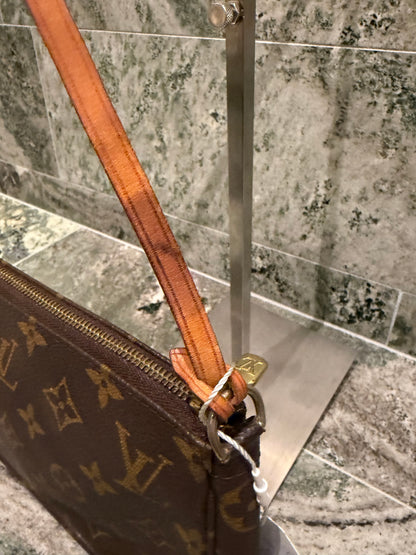 Louis Vuitton pochette accessories