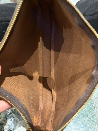 Louis Vuitton pochette accessories