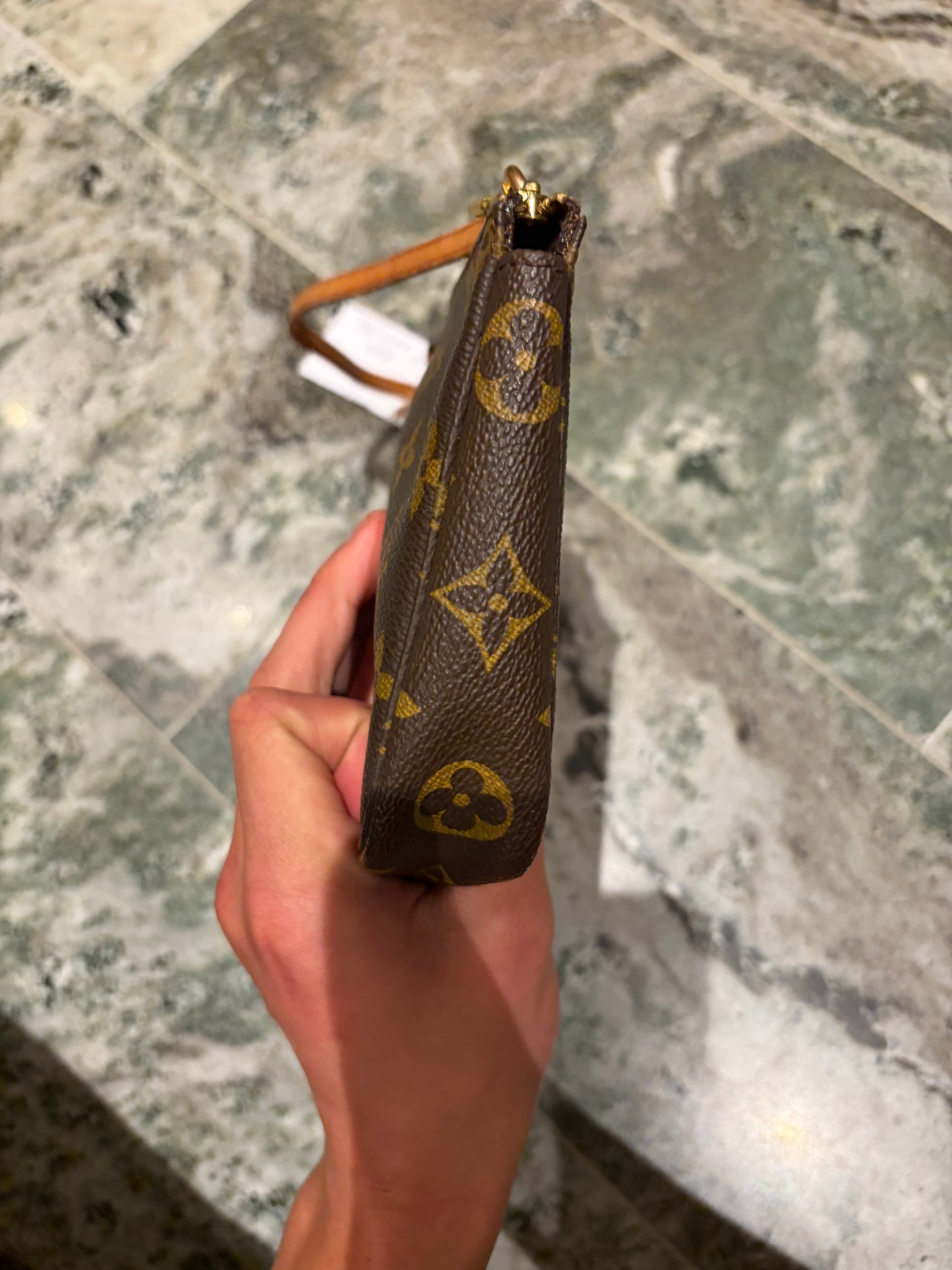 Louis Vuitton pochette accessories
