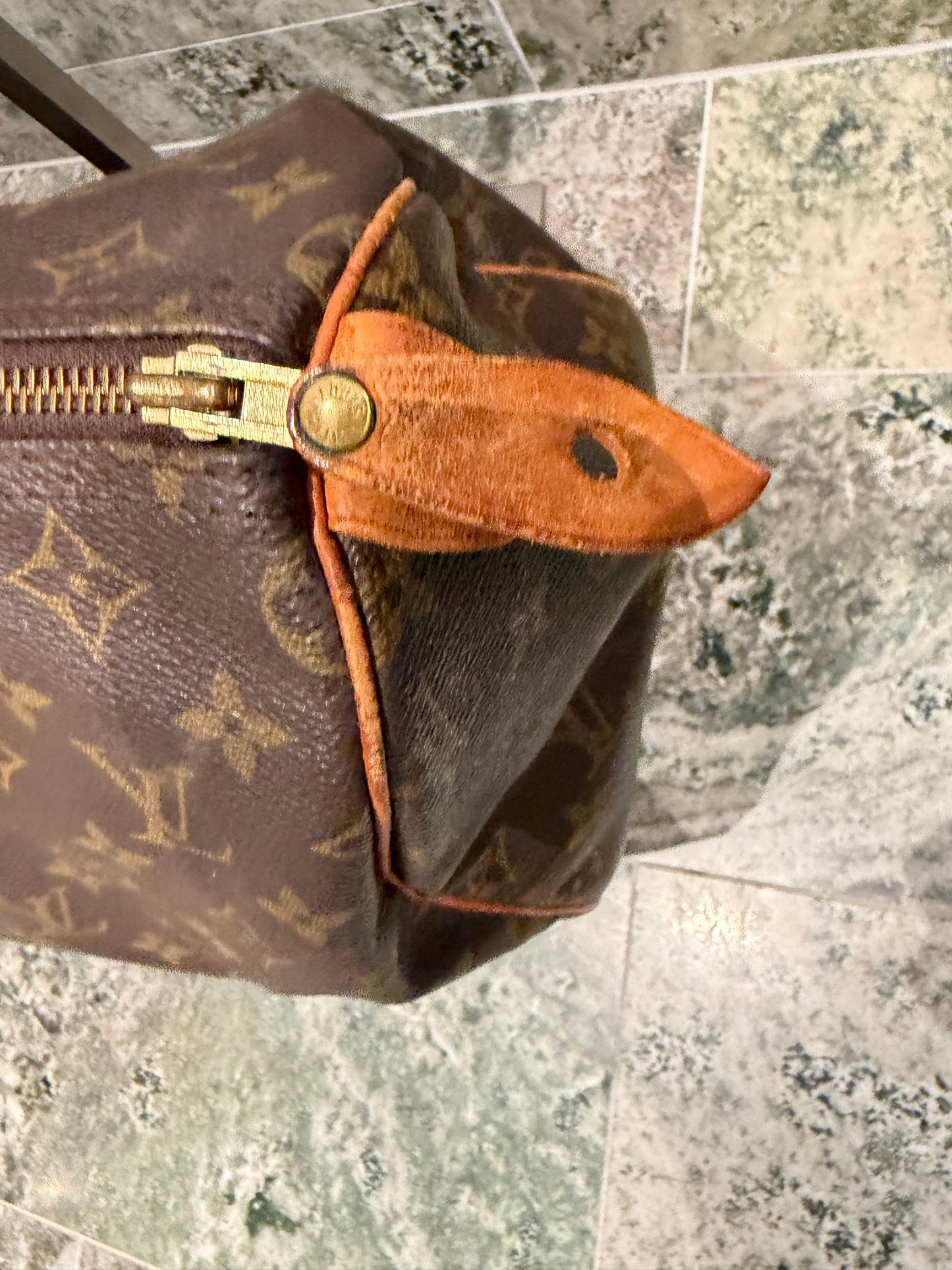Louis Vuitton speedy 30