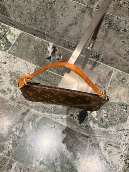 Louis Vuitton pochette accessories
