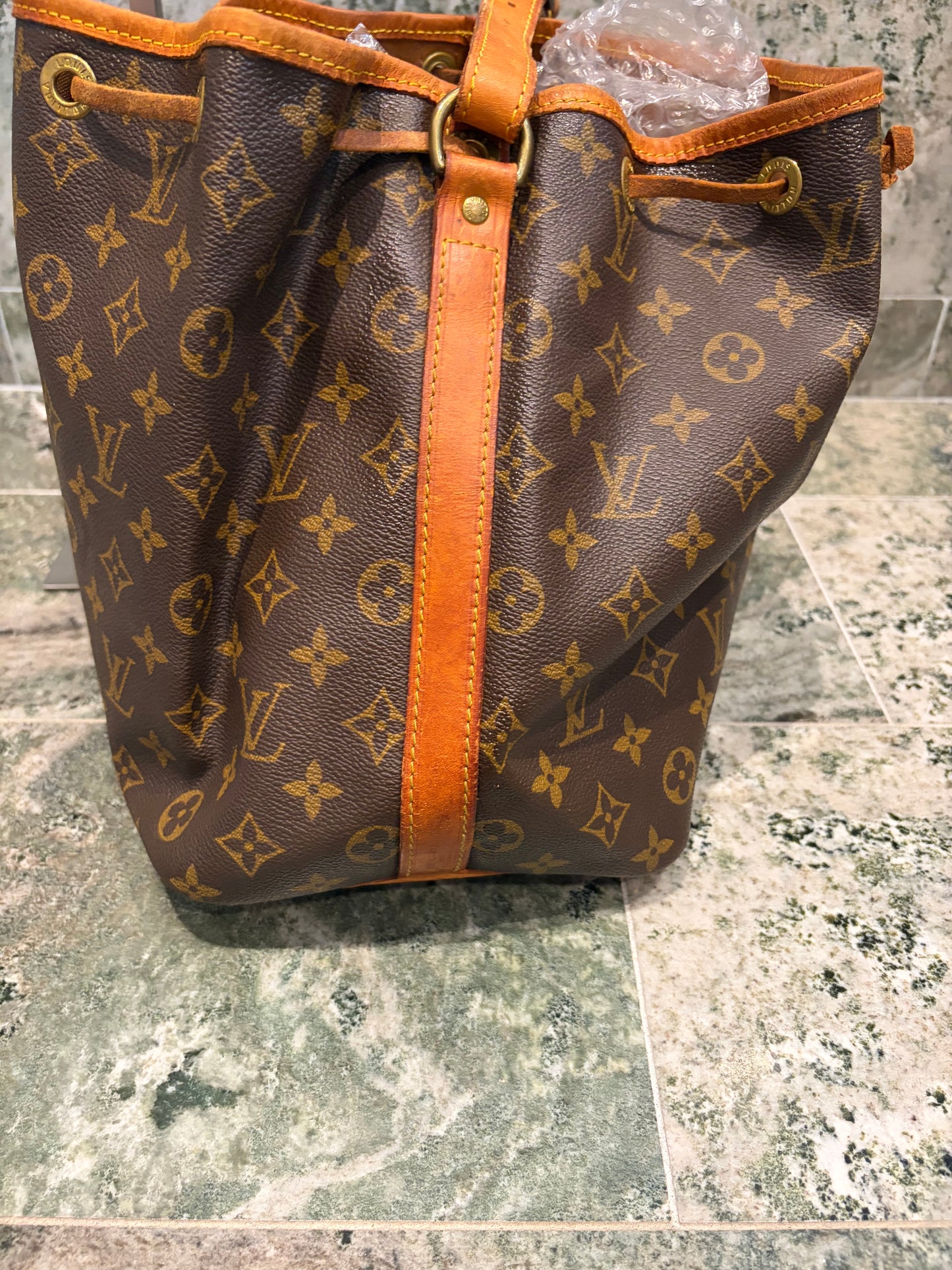 Louis Vuitton Noé pétite