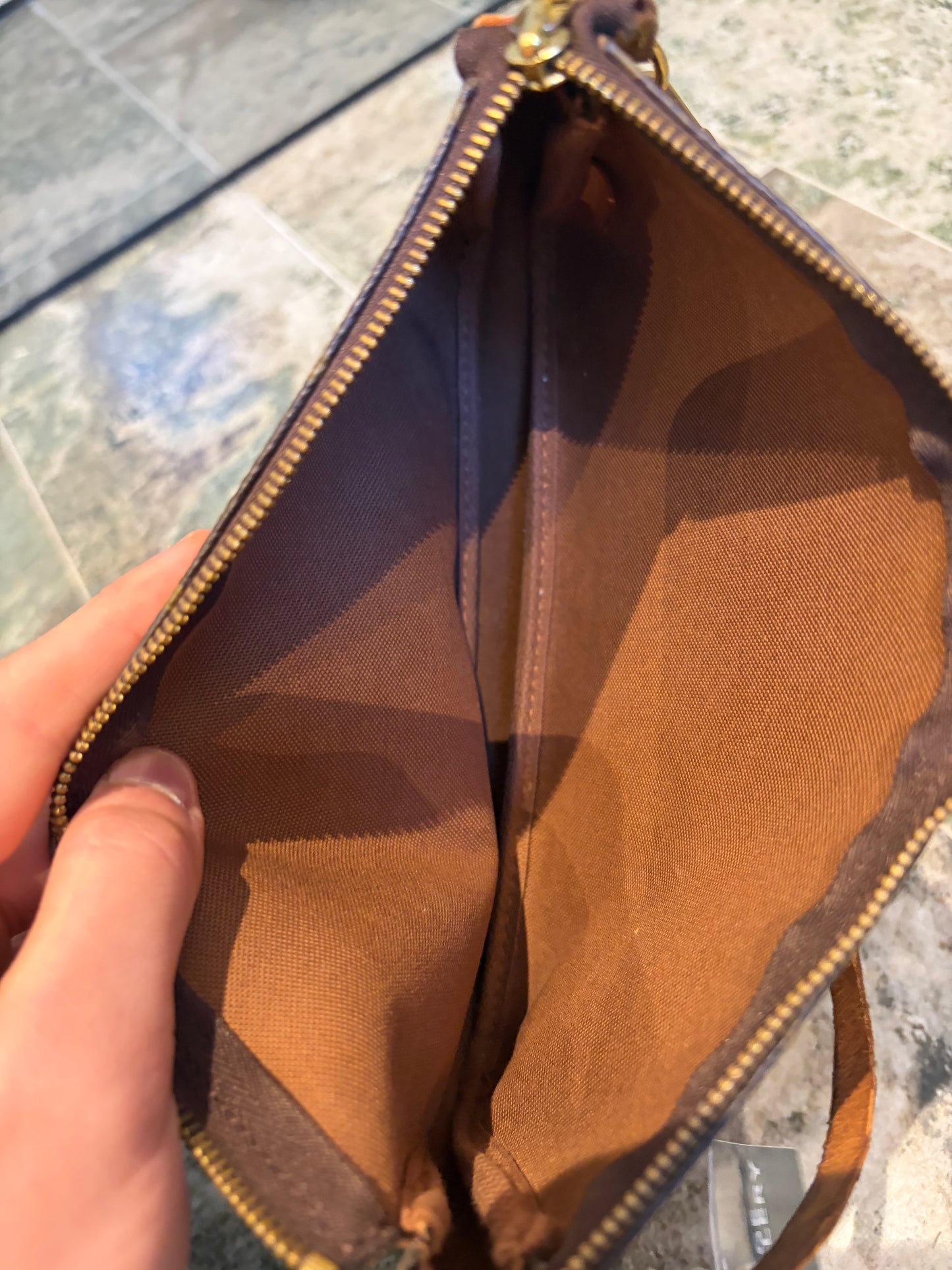 Louis Vuitton pochette accessories