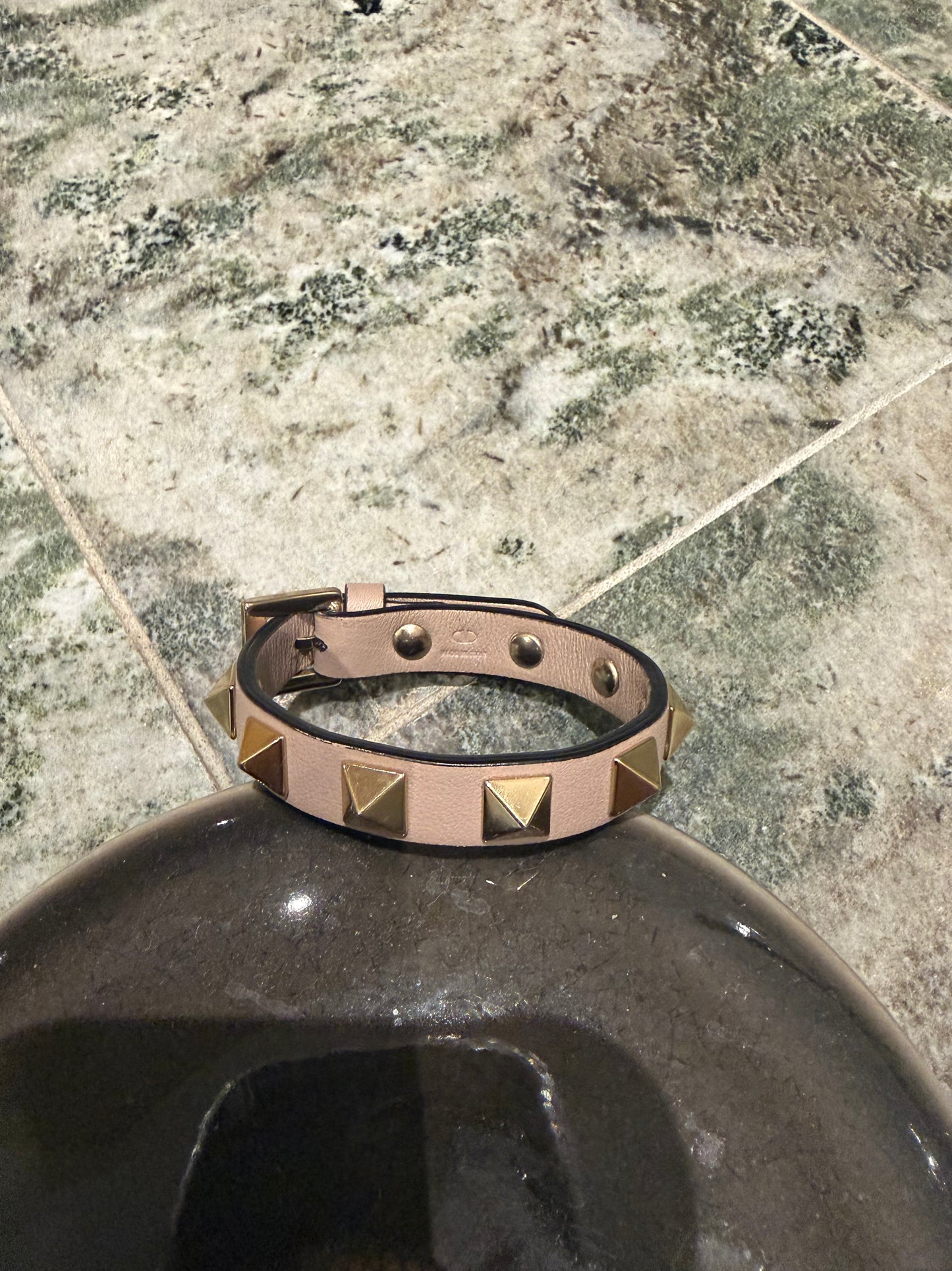 valentino rockstud bracelet Pink