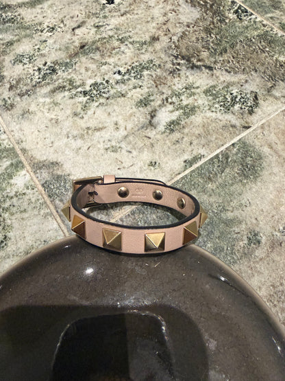 valentino rockstud bracelet Pink